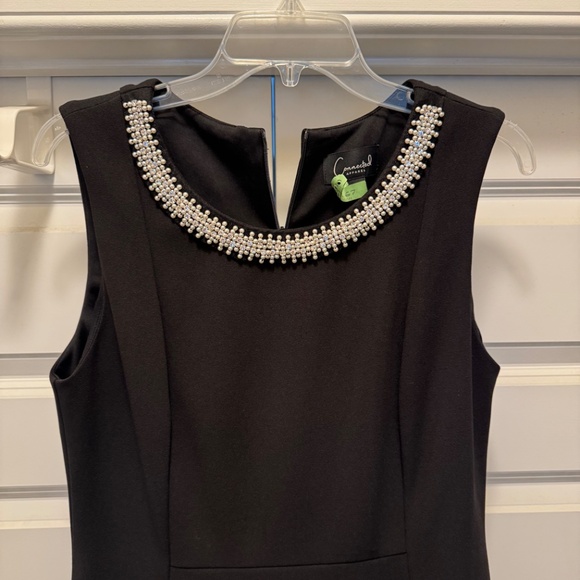 Woman’s formal dress - Picture 3 of 6